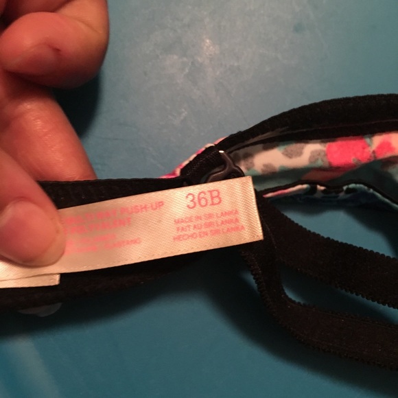 Victoria Secret 36B push-up bra - Picture 4 of 4